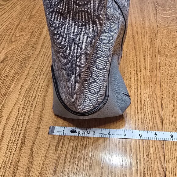 Calvin Klein Ivy Novelty Hobo Gray/silver - Picture 14 of 14
